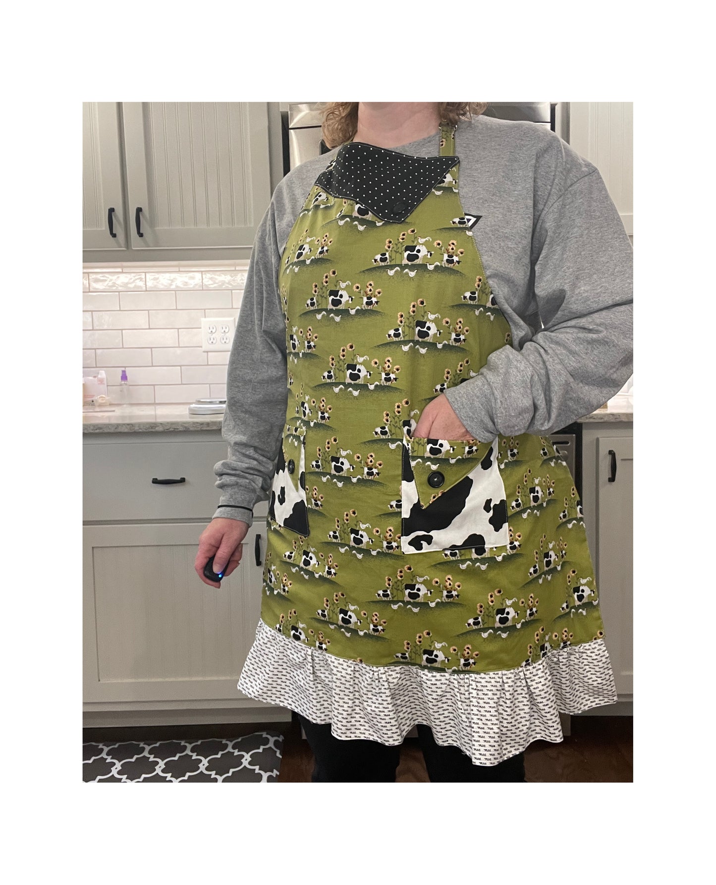 Pasture Suppertime Ruffled Apron
