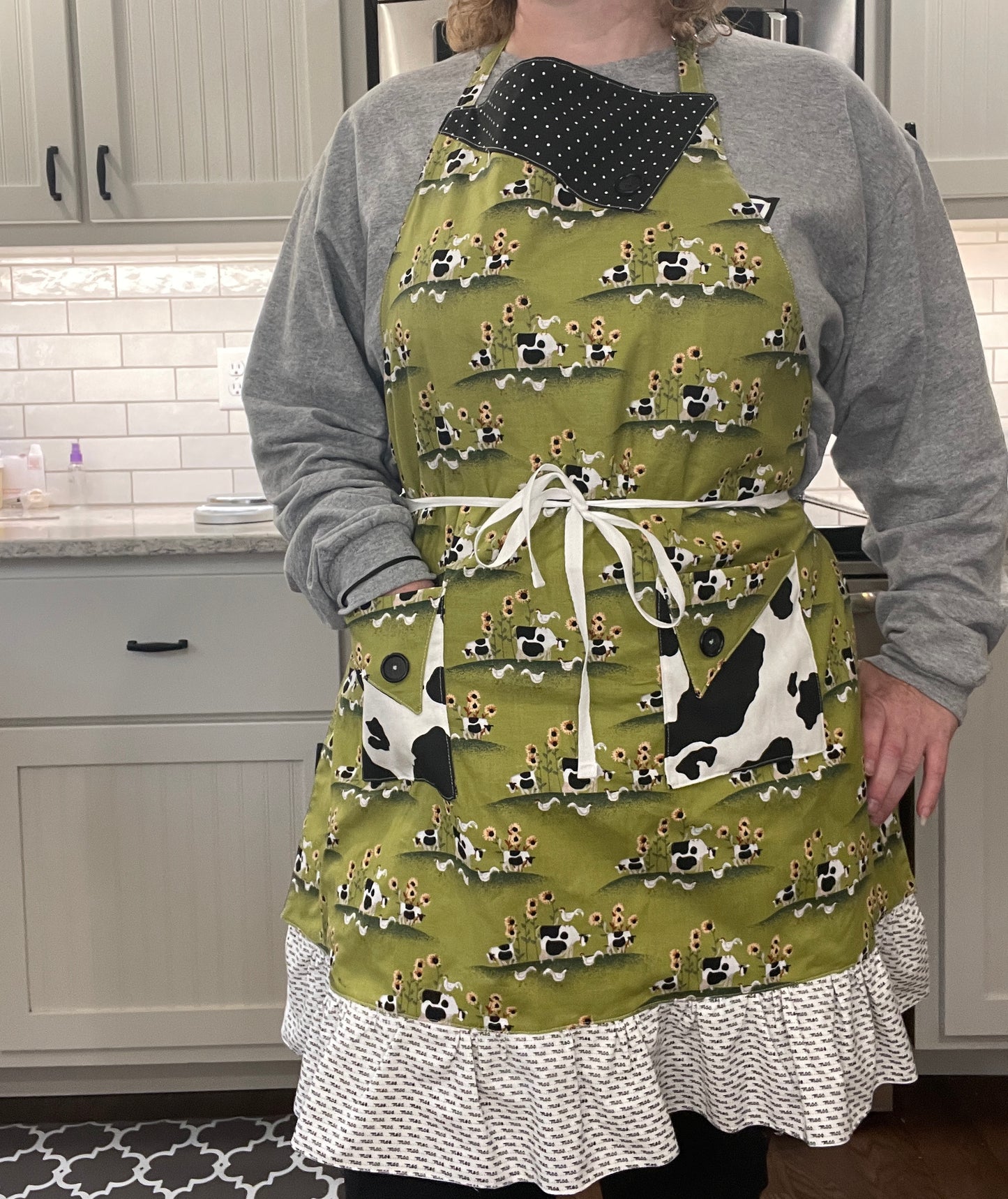 Pasture Suppertime Ruffled Apron